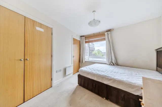 Chertsey Road, Woking, GU21, photo 11