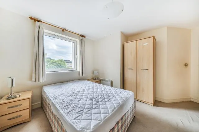 Chertsey Road, Woking, GU21, photo 8