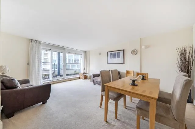 Chertsey Road, Woking, GU21, photo 4