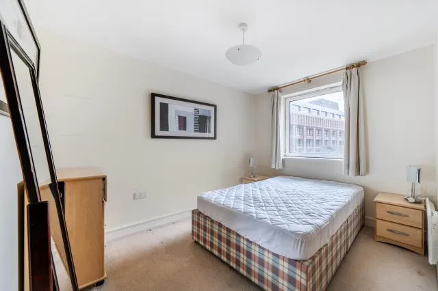 Chertsey Road, Woking, GU21, photo 10