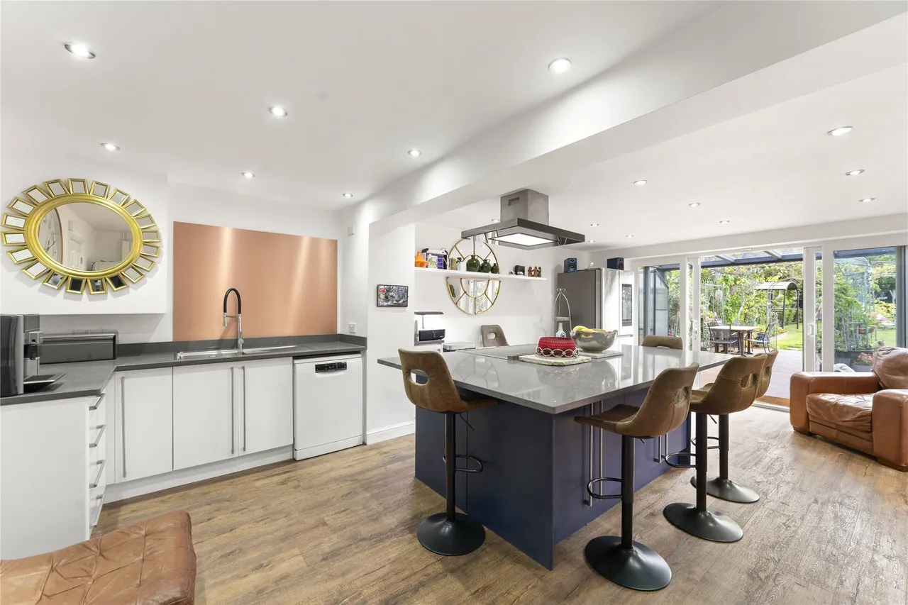 Forest Road, Effingham Junction, Leatherhead, Surrey, KT24, photo 3