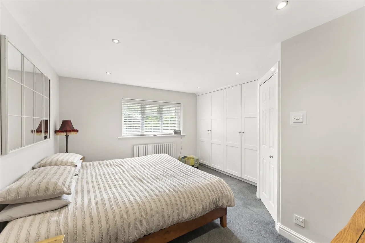 Forest Road, Effingham Junction, Leatherhead, Surrey, KT24, photo 9