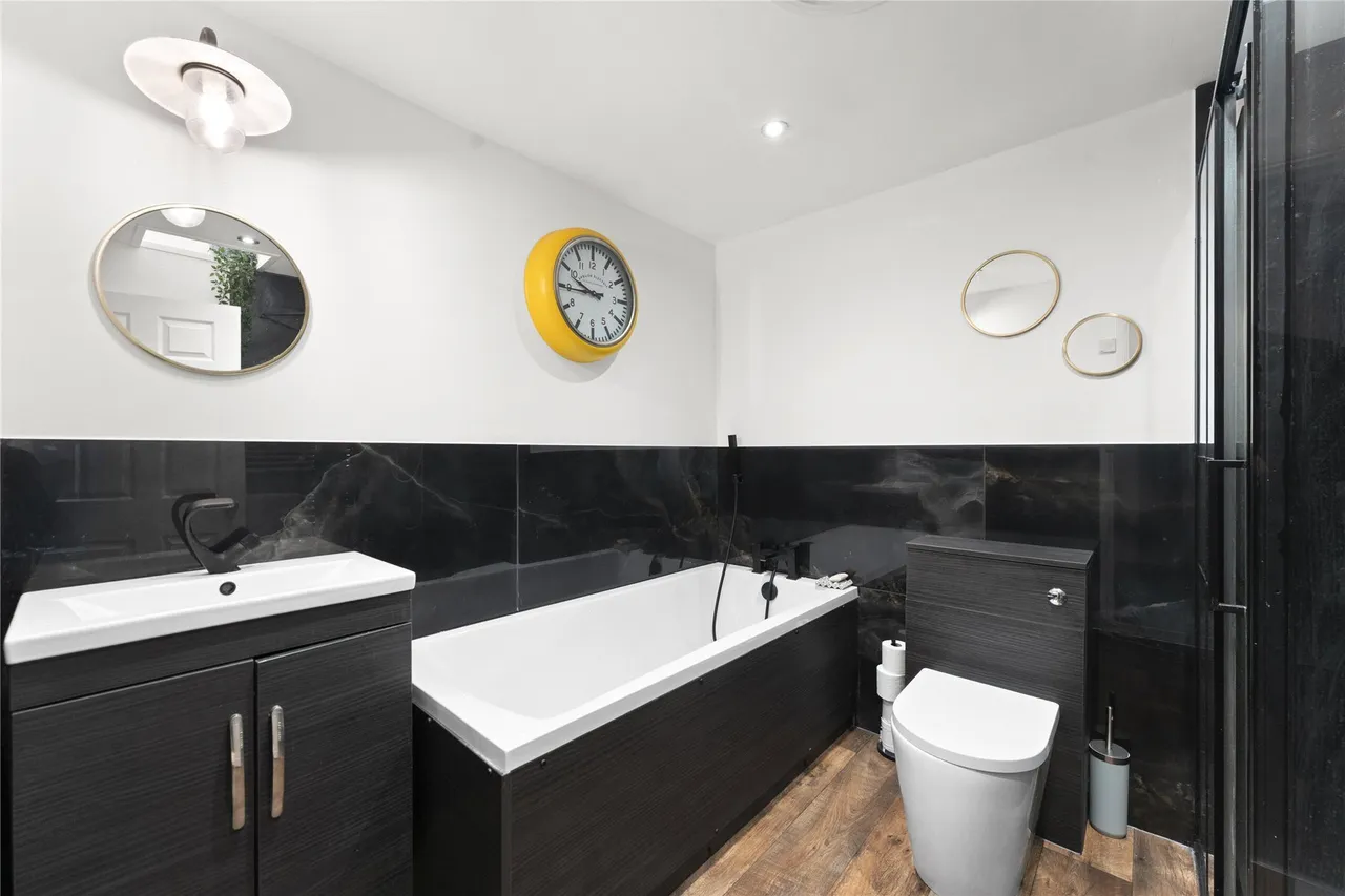 Forest Road, Effingham Junction, Leatherhead, Surrey, KT24, photo 11