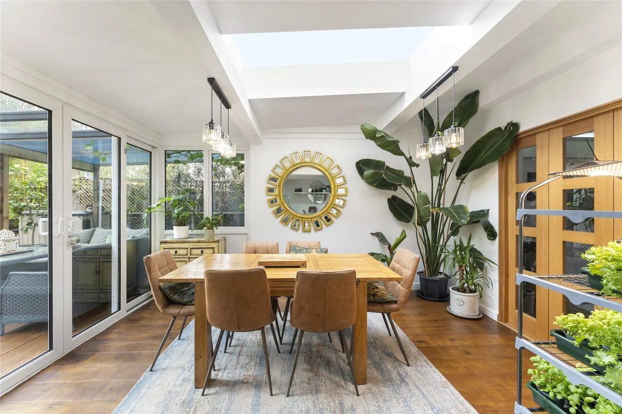Forest Road, Effingham Junction, Leatherhead, Surrey, KT24, photo 5