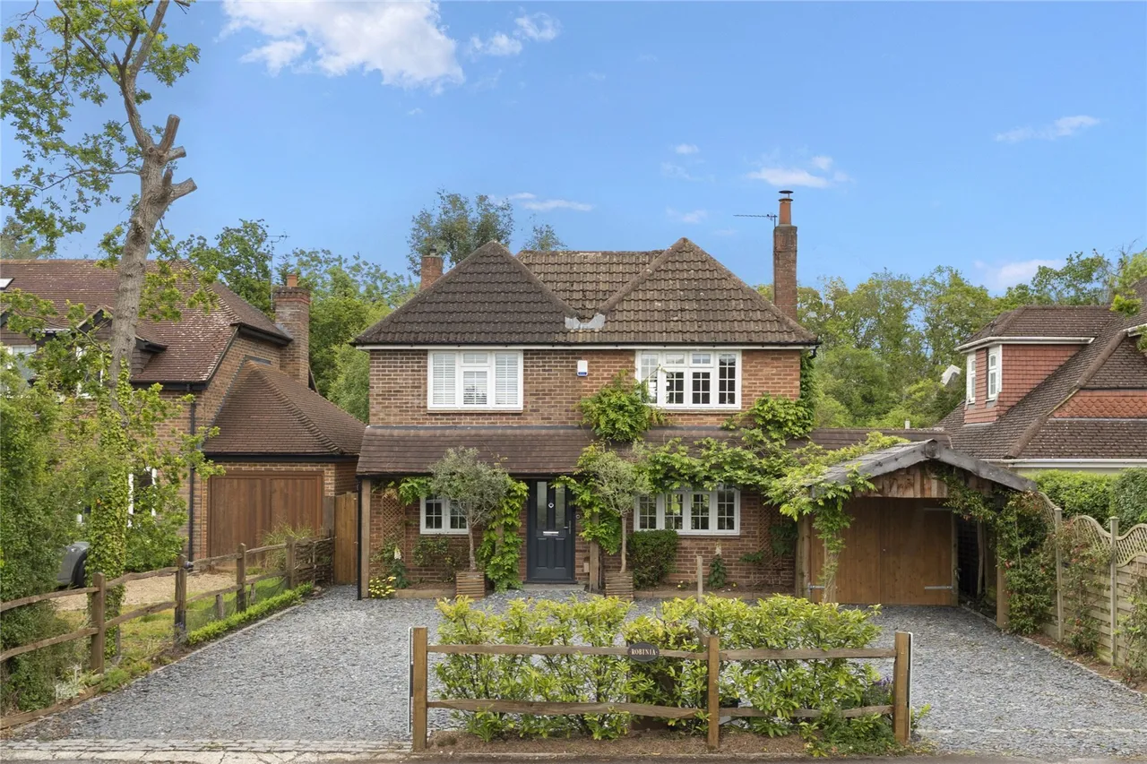 4 bed house for sale — Forest Road, Effingham Junction, Leatherhead, Surrey, KT24