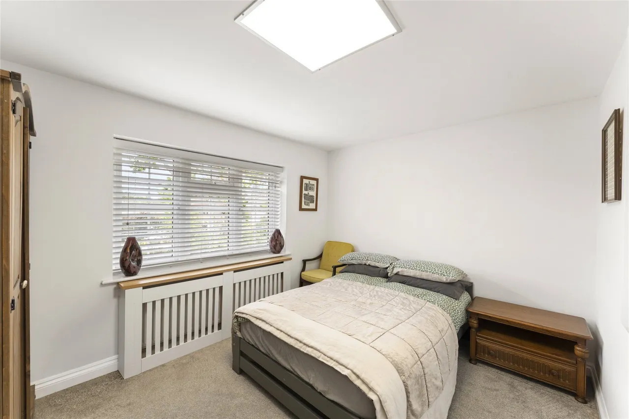 Forest Road, Effingham Junction, Leatherhead, Surrey, KT24, photo 12