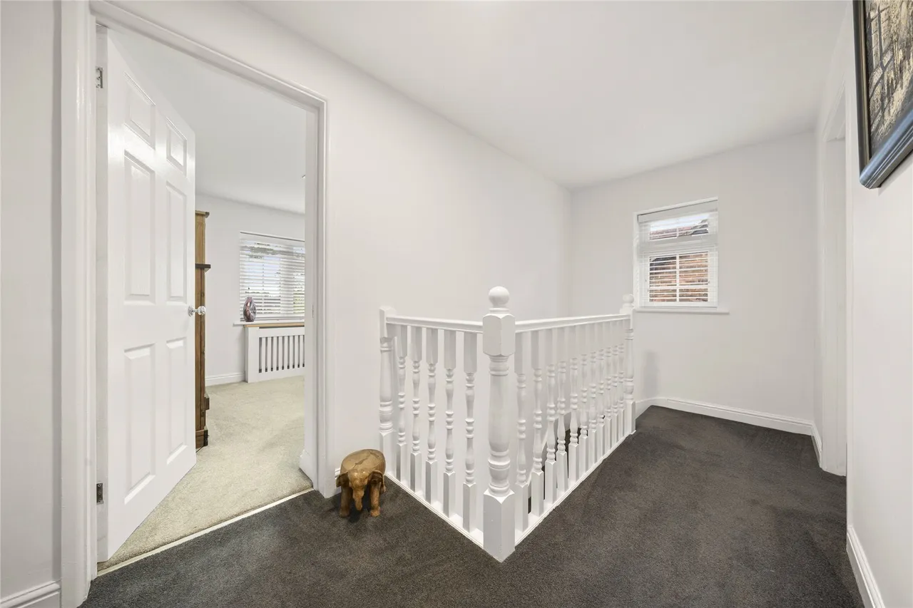 Forest Road, Effingham Junction, Leatherhead, Surrey, KT24, photo 8