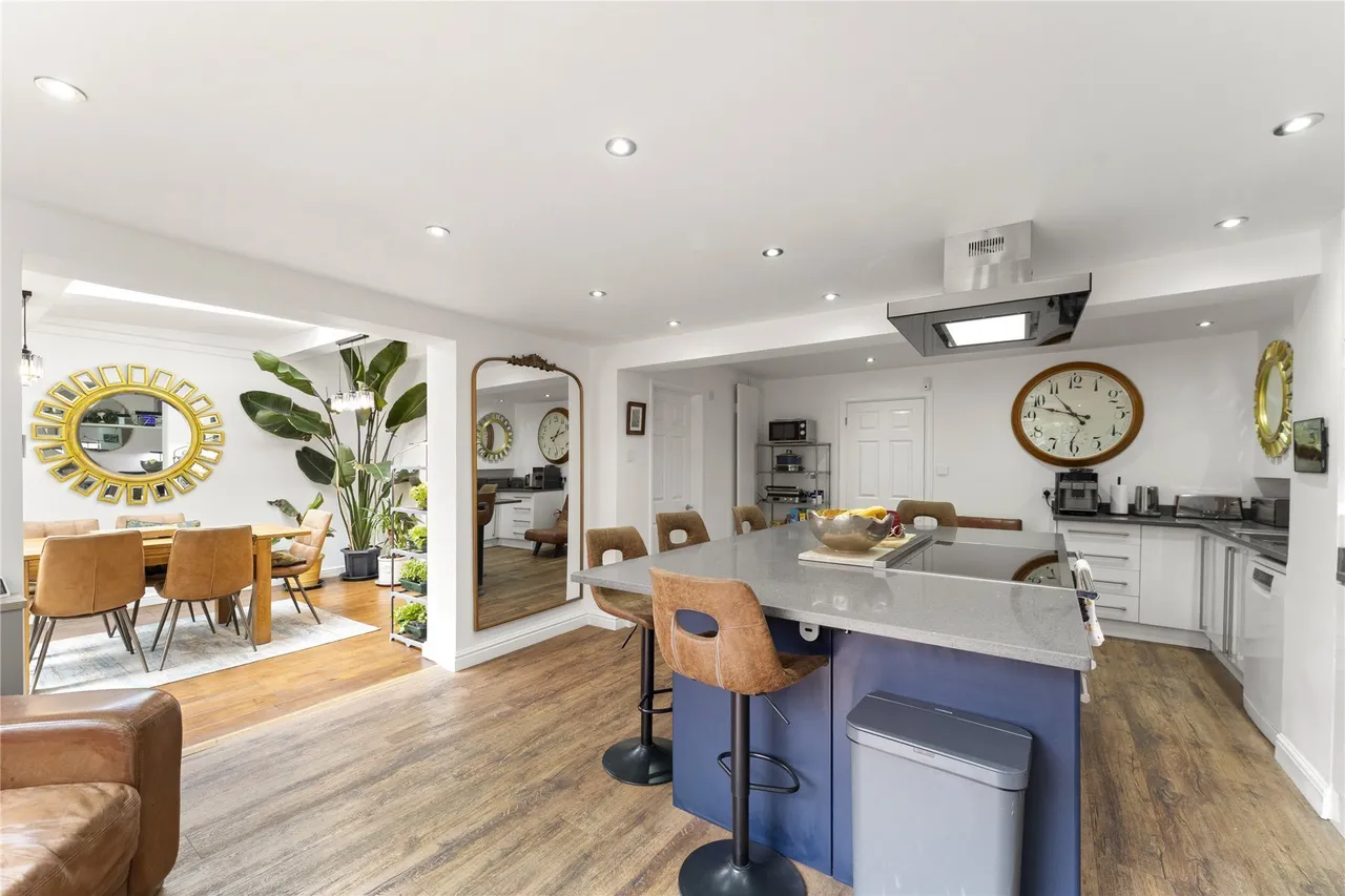 Forest Road, Effingham Junction, Leatherhead, Surrey, KT24, photo 4