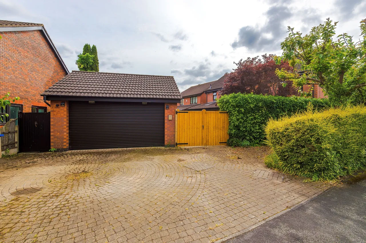 Broadwell Drive, Leigh, WN7 3NE, photo 32