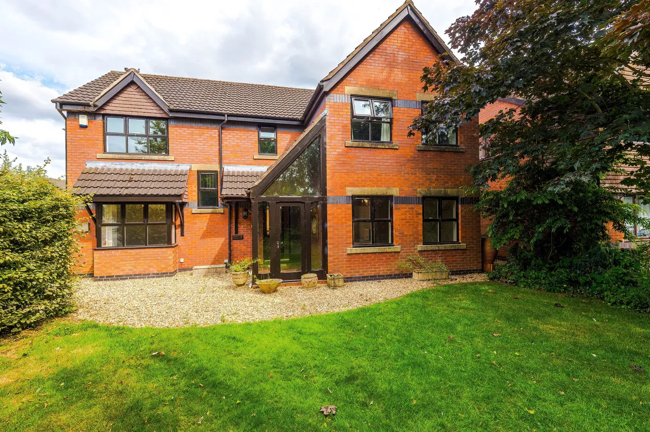 4 bed house for sale — Broadwell Drive, Leigh, WN7 3NE