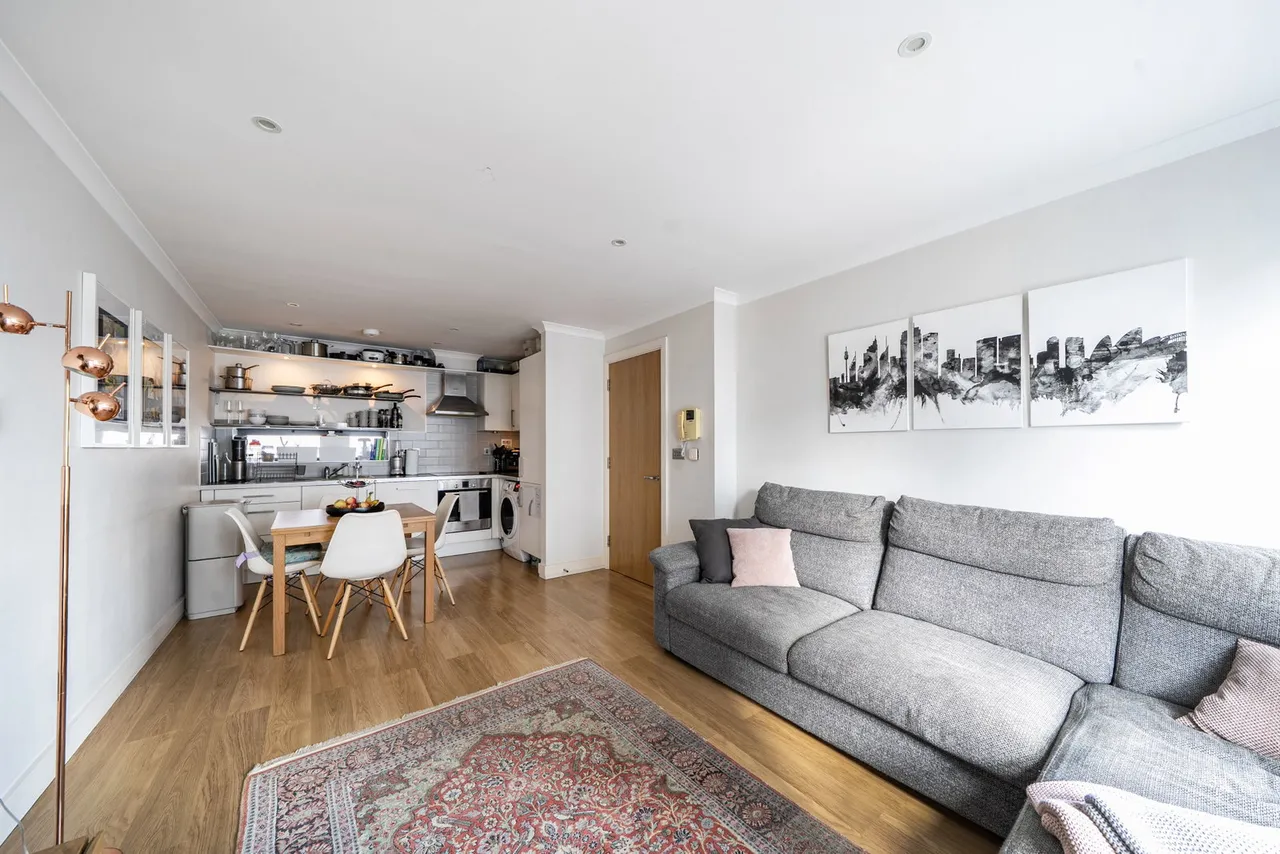 Lett Road, London, E15, photo 3