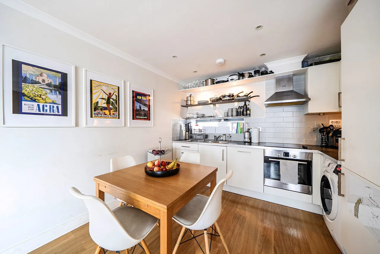 Lett Road, London, E15, photo 4