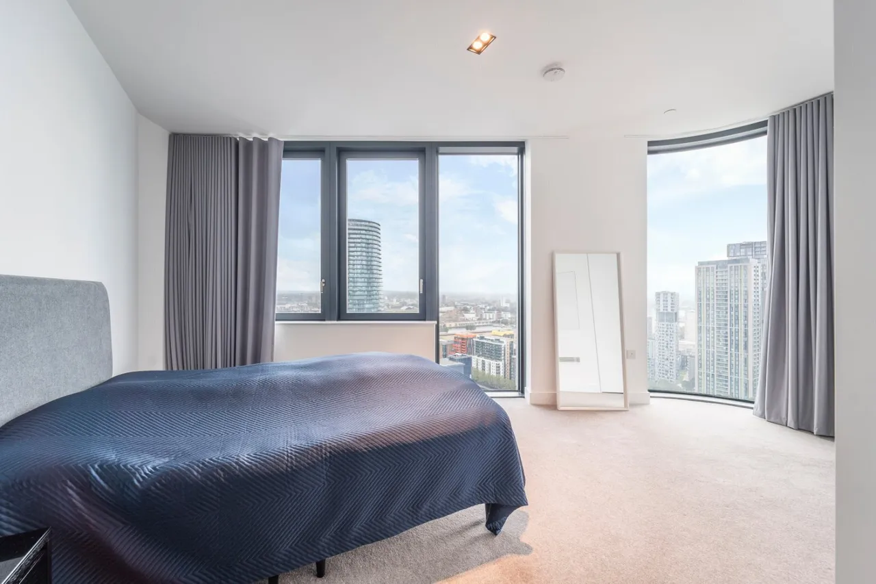 1 bed flat for sale, Marsh Wall, London, E14
