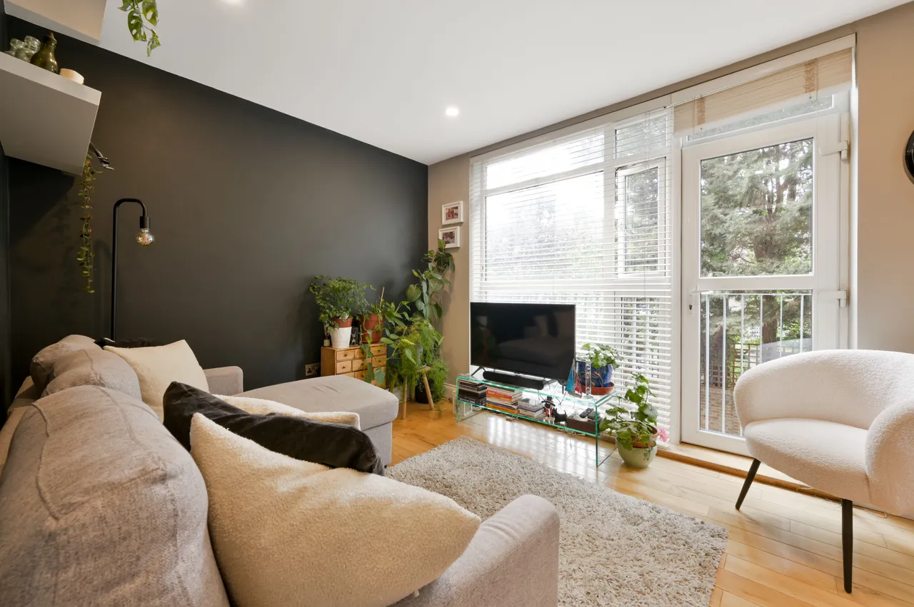 1 bed flat for sale — 52 Rockley Court, Rockley Road, London