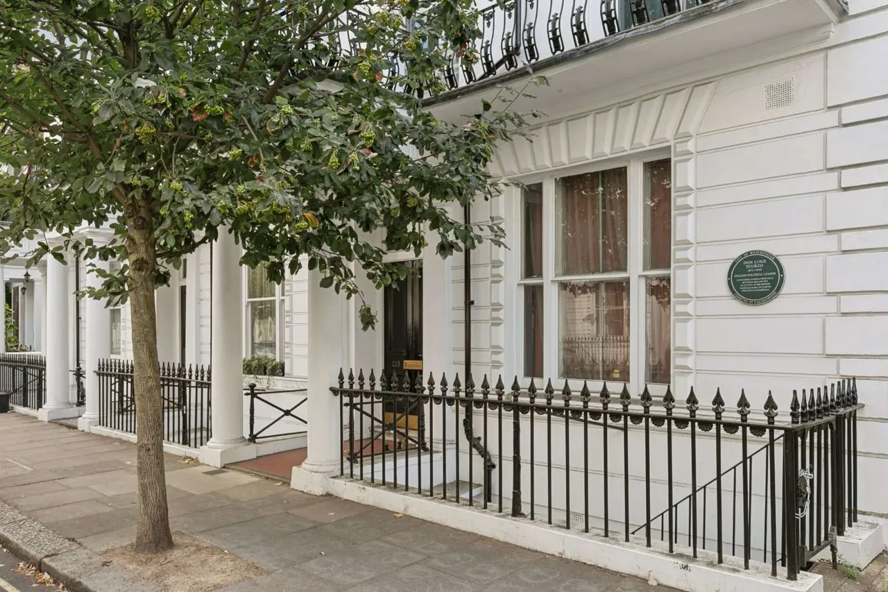 1 bed flat for sale — Gloucester Terrace, London, W2 6HX