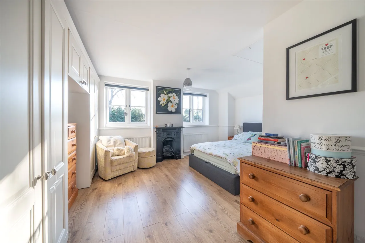 Vicarage Lane, Laleham, TW18, photo 12