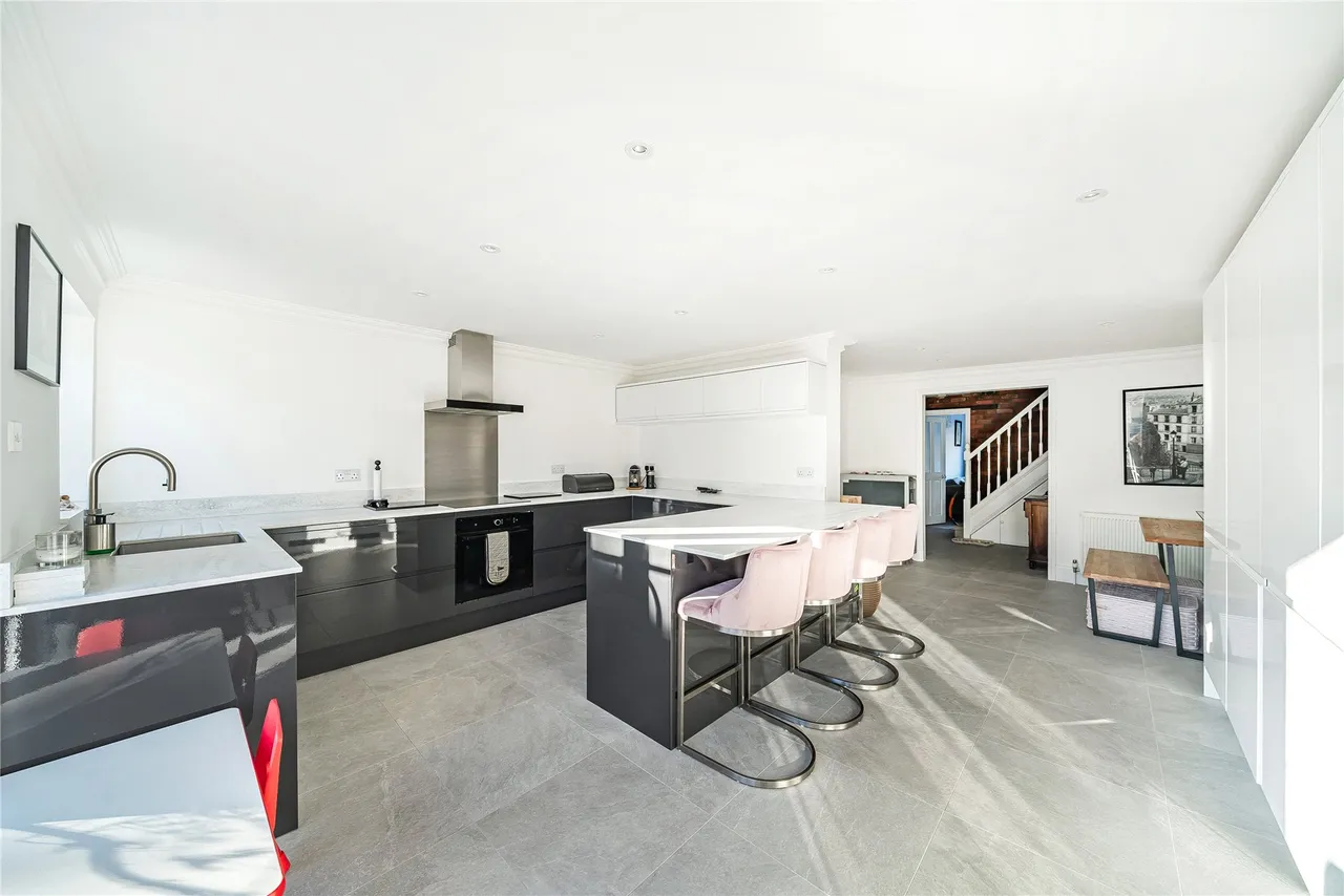 4 bed house for sale, Vicarage Lane, Laleham, TW18