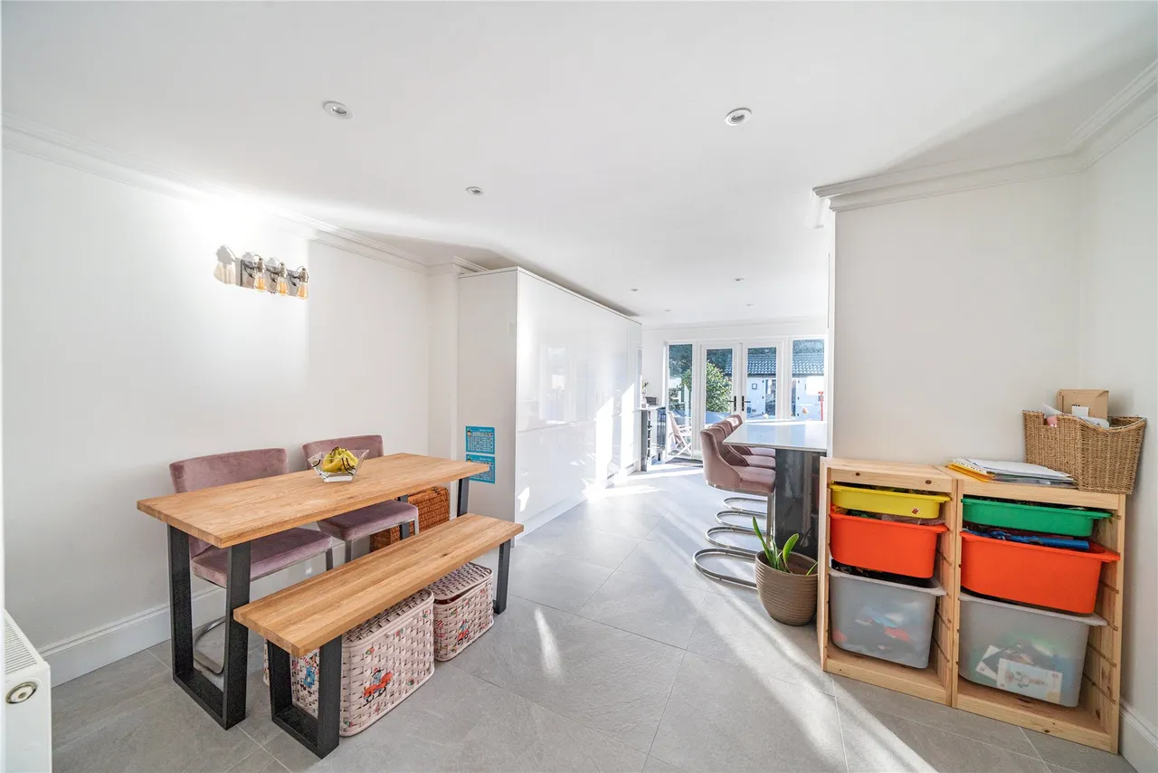 Vicarage Lane, Laleham, TW18, photo 11