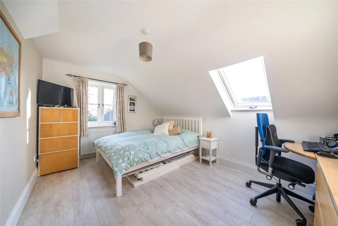 Vicarage Lane, Laleham, TW18, photo 13
