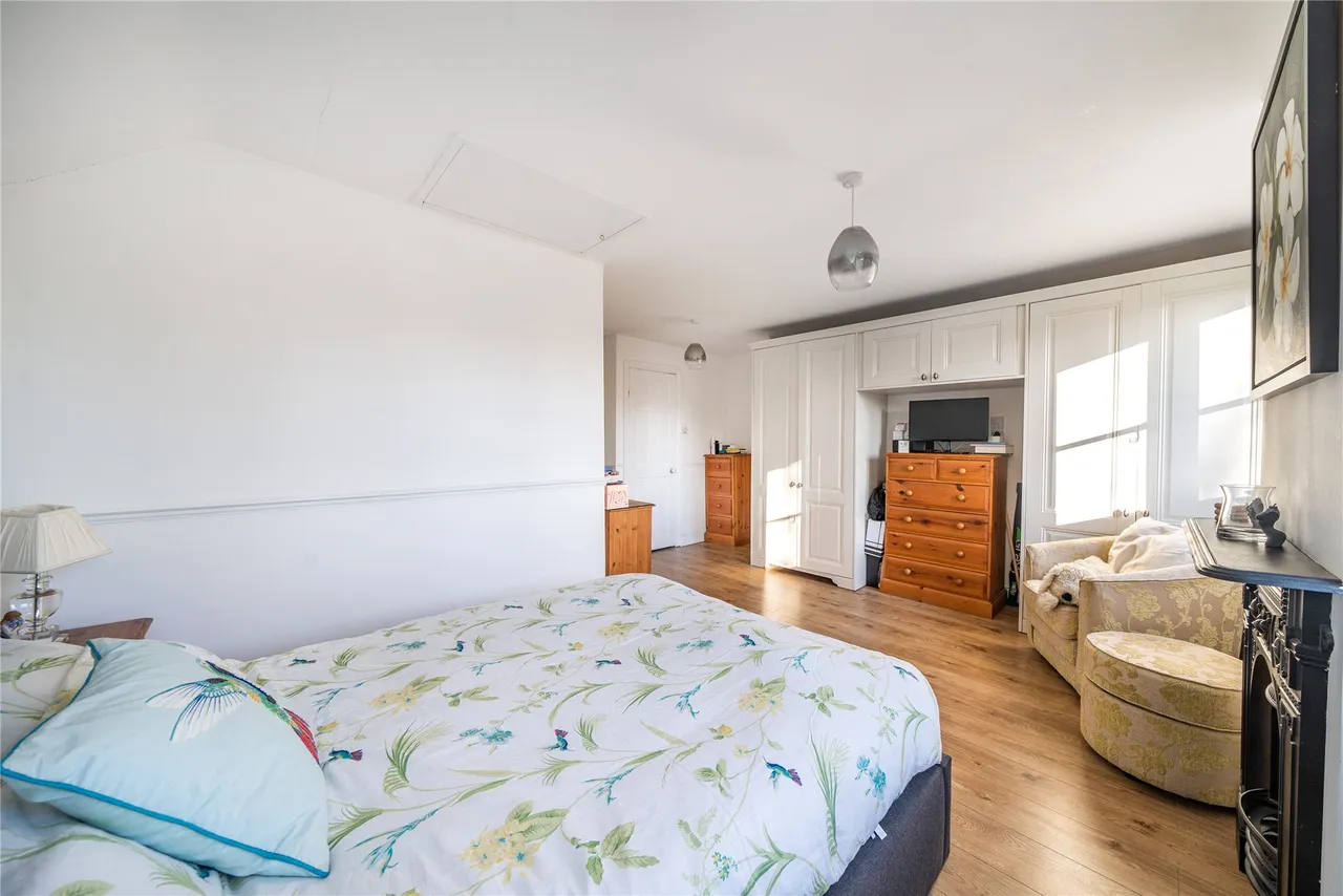 Vicarage Lane, Laleham, TW18, photo 10
