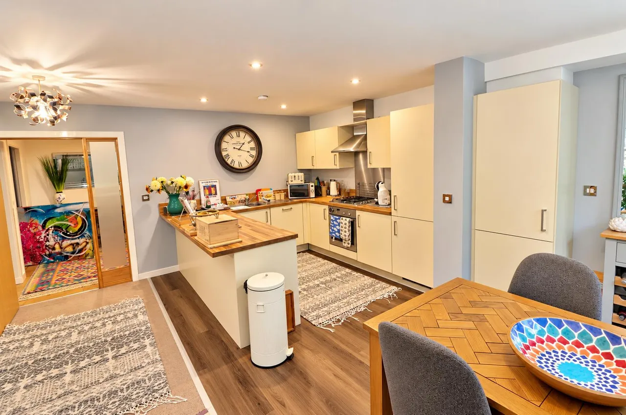Palmerstones Court, Bolton, BL1, photo 3