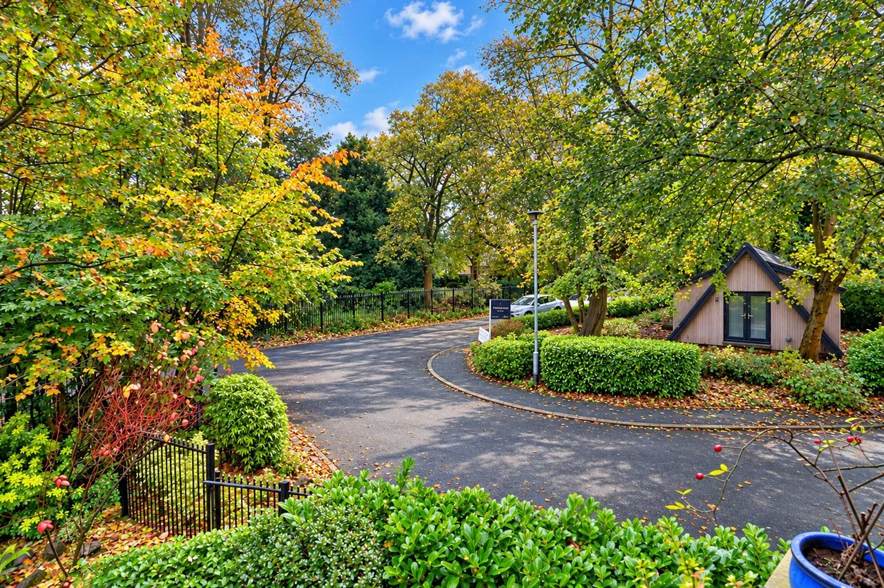 Palmerstones Court, Bolton, BL1, photo 4