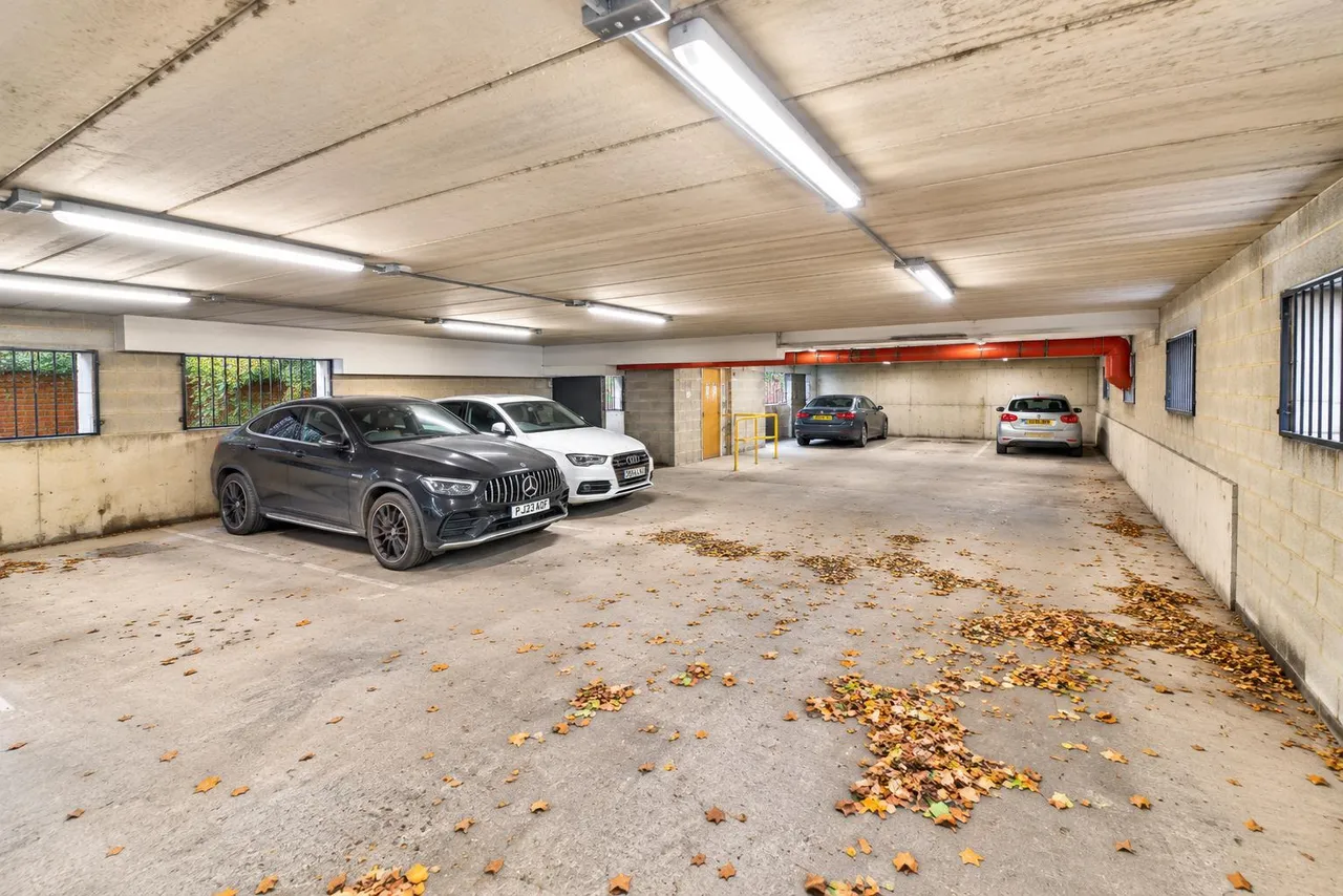 Palmerstones Court, Bolton, BL1, photo 12