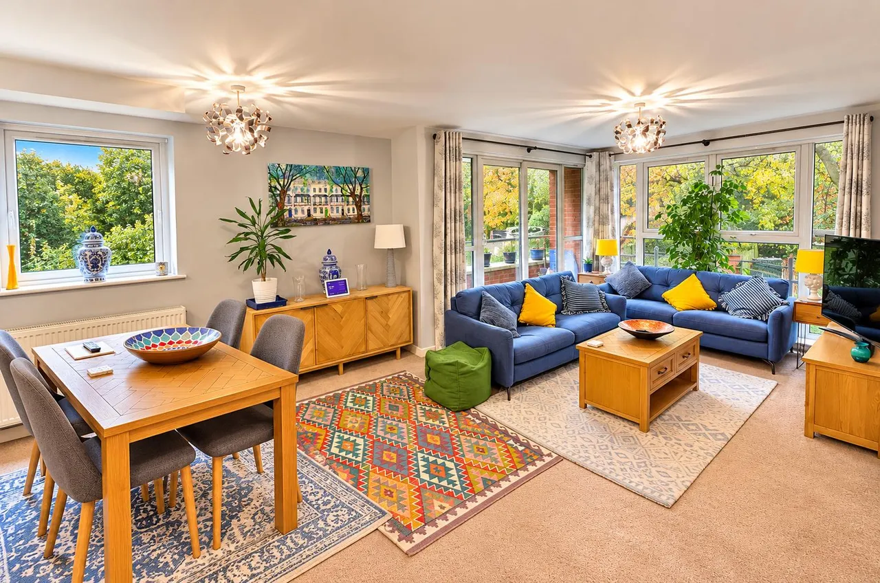 Palmerstones Court, Bolton, BL1, photo 2
