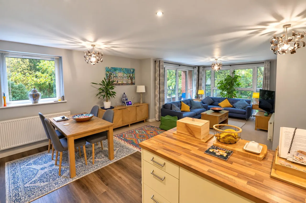 Palmerstones Court, Bolton, BL1, photo 6