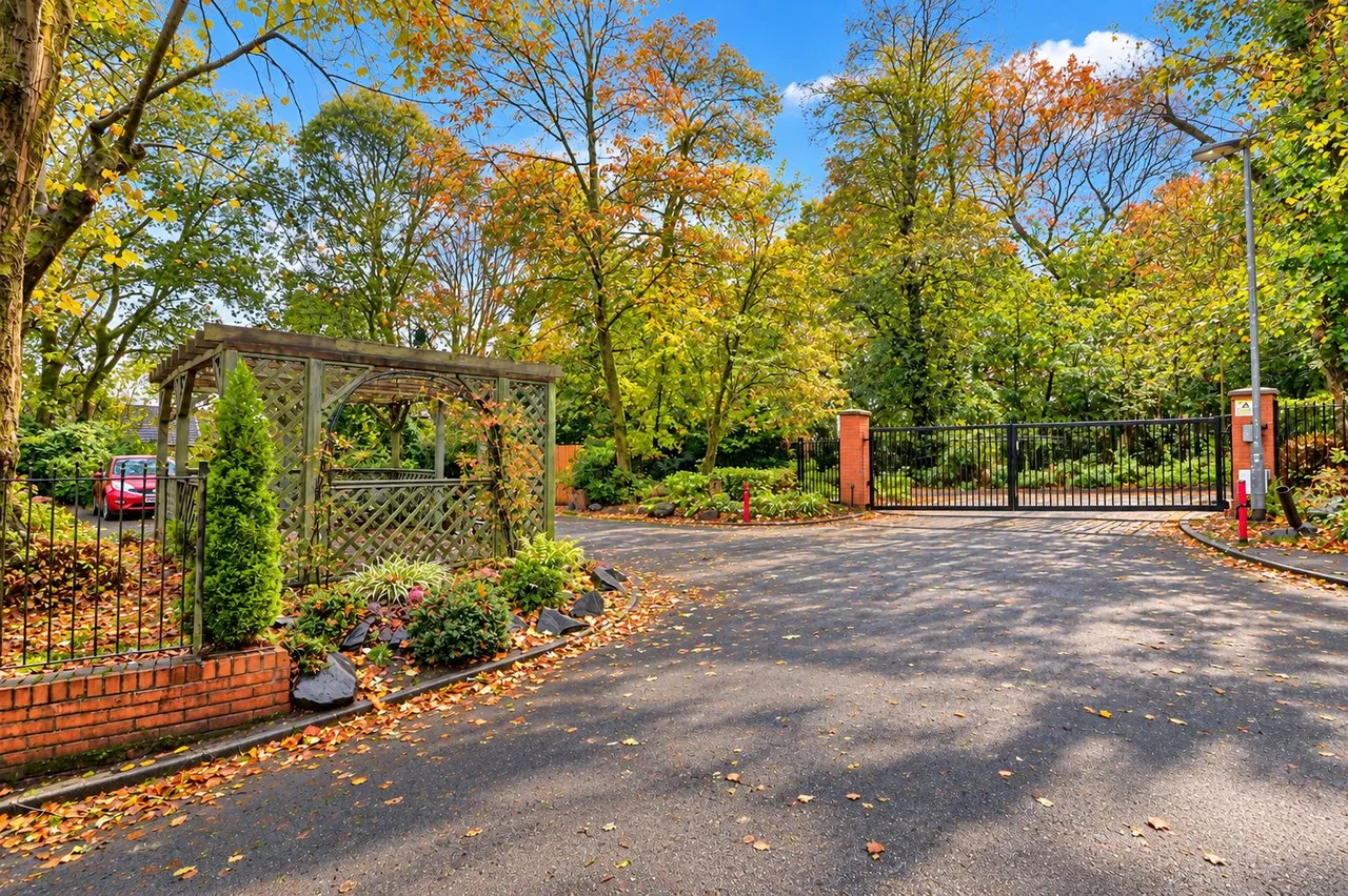 Palmerstones Court, Bolton, BL1, photo 14