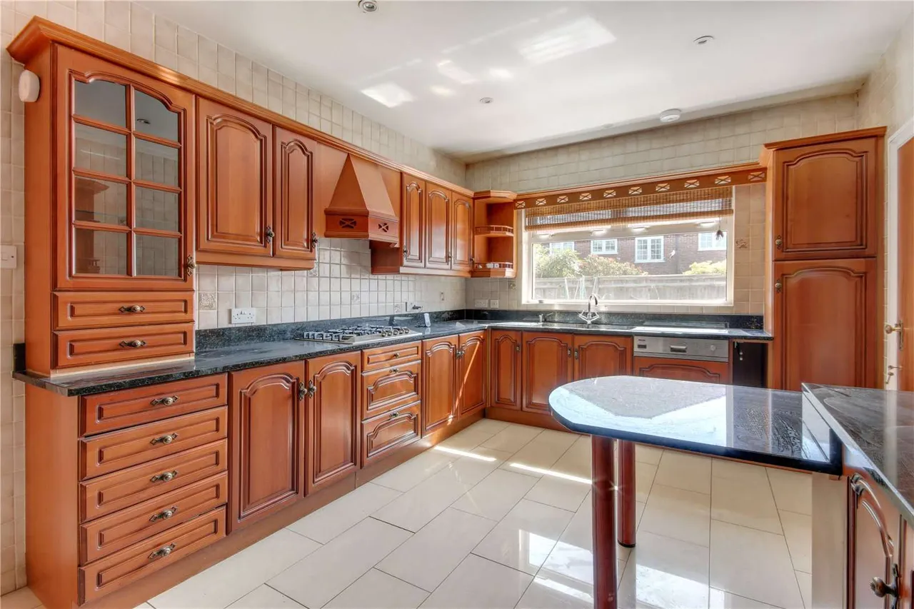 Pennington Road, Tunbridge Wells, Kent, TN4 0TA, photo 9