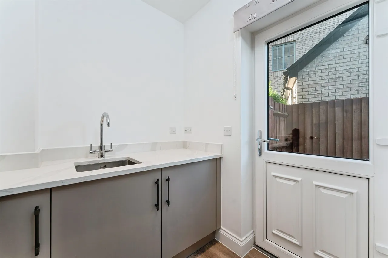 Walnut Drive, Ely, CB6, photo 8