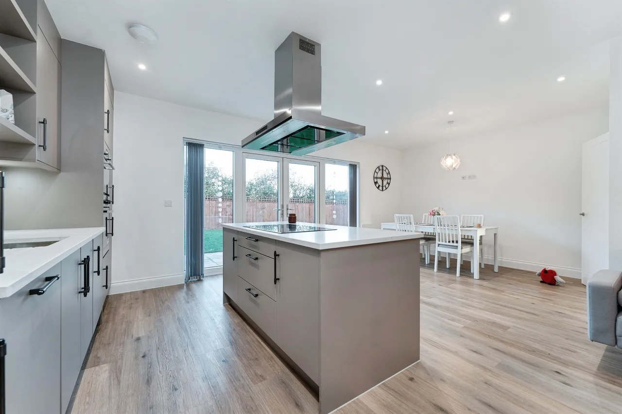 Walnut Drive, Ely, CB6, photo 2
