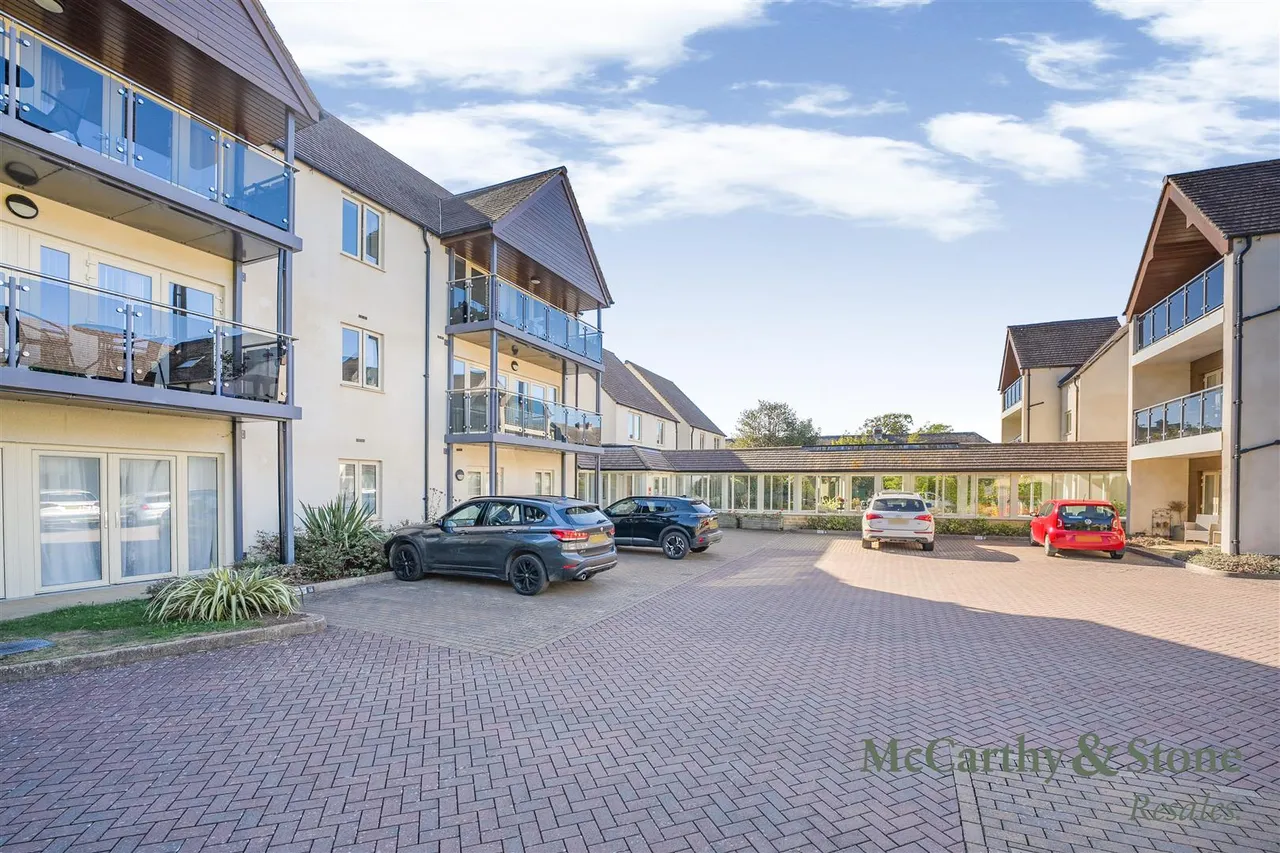 Hospital Road, Moreton-In-Marsh, GL56, photo 22