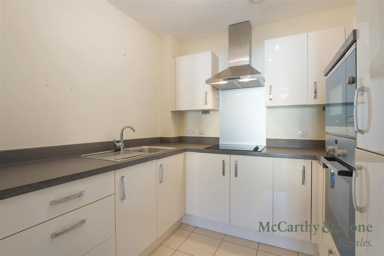 Hospital Road, Moreton-In-Marsh, GL56, photo 4