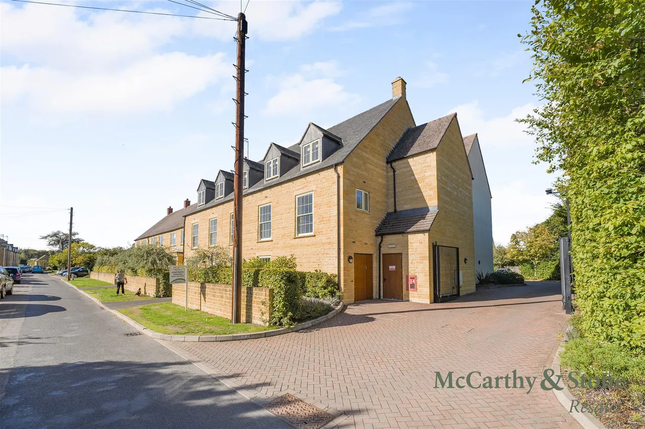 Hospital Road, Moreton-In-Marsh, GL56, photo 23