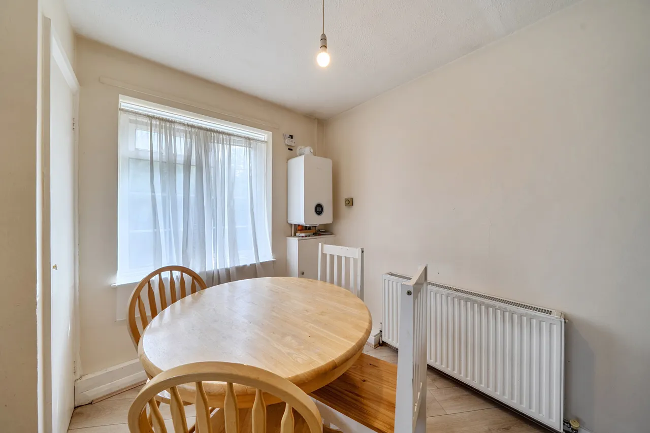 The Sigers, Pinner, HA5, photo 3