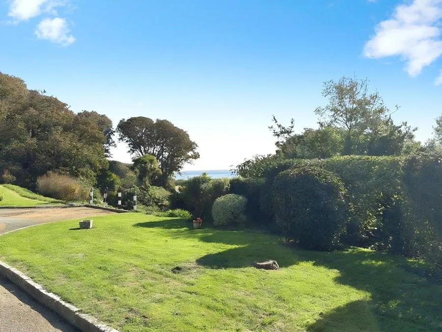 Twining Road, St. Lawrence, PO38, photo 13