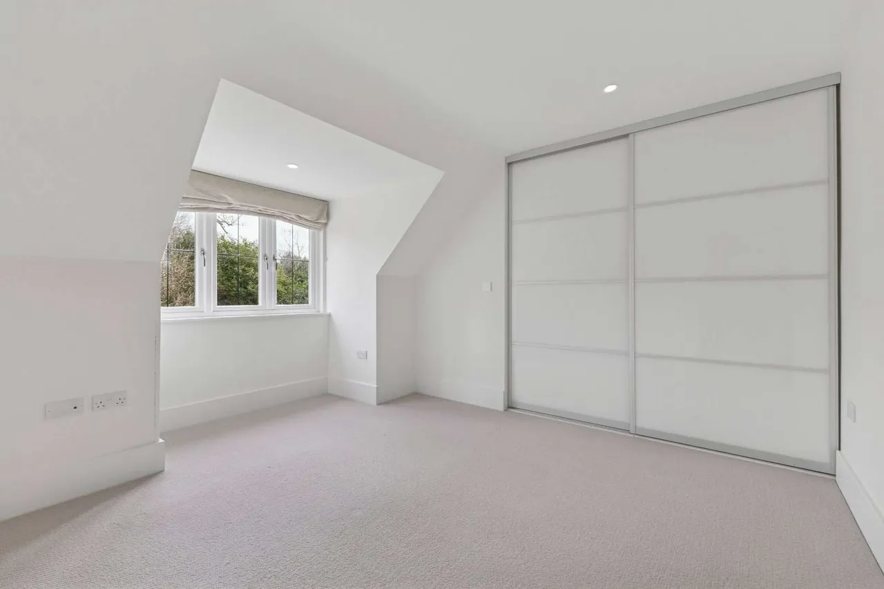 Portsmouth Road, Hindhead, Hampshire, GU26 6FQ, photo 10