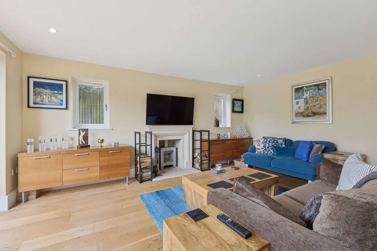 Portsmouth Road, Hindhead, Hampshire, GU26 6FQ, photo 7