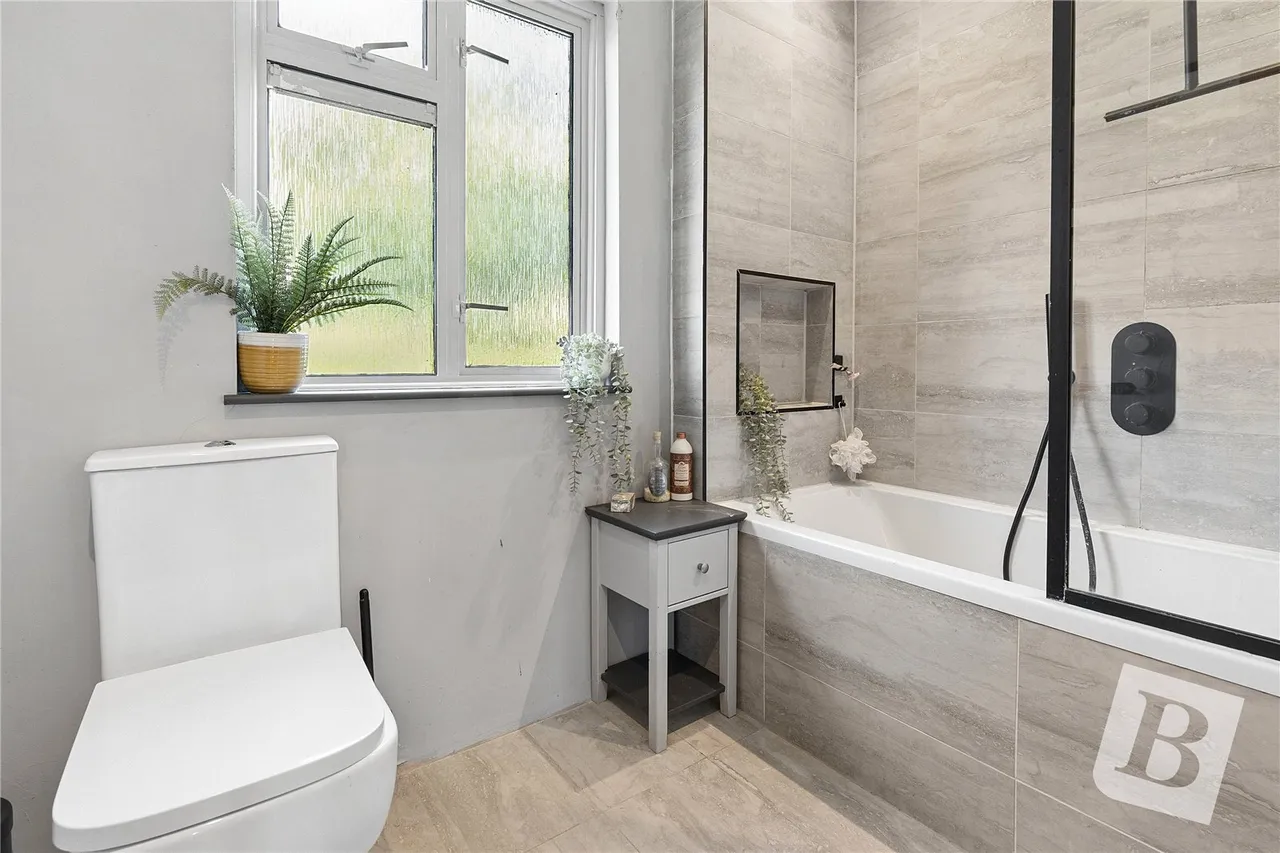 Abbs Cross Lane, Hornchurch, RM12, photo 9