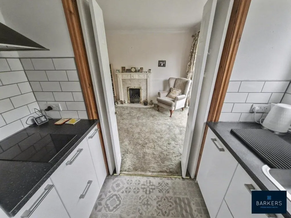 High Street, Heckmondwike WF16 0AL, photo 7