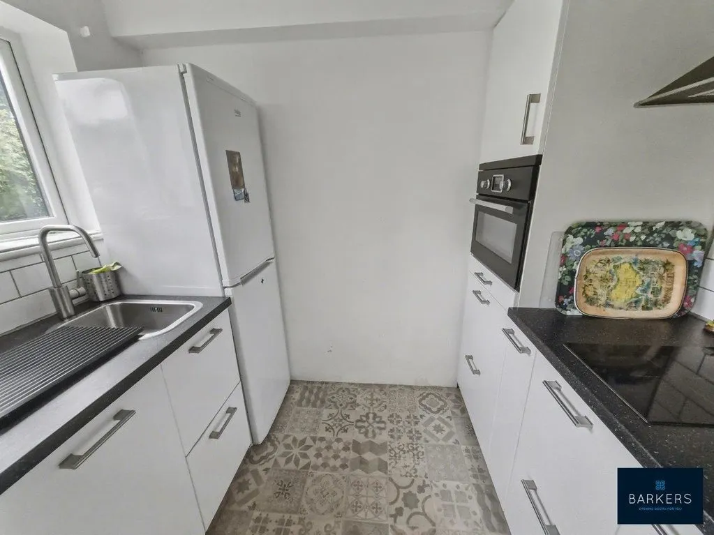 High Street, Heckmondwike WF16 0AL, photo 4
