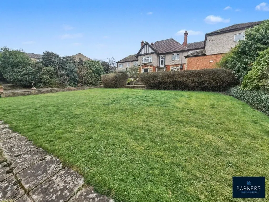 High Street, Heckmondwike WF16 0AL, photo 2