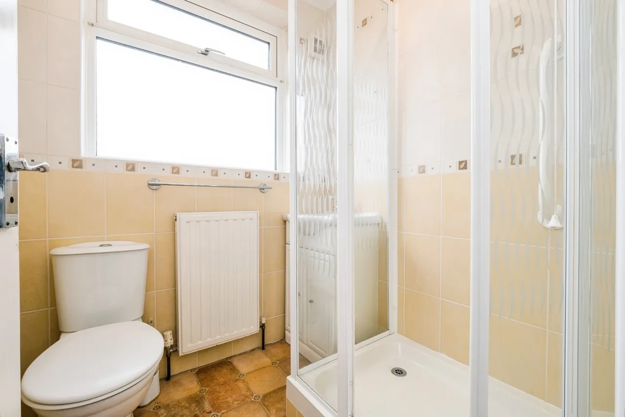 Mayswood Gardens, Dagenham, RM10, photo 6