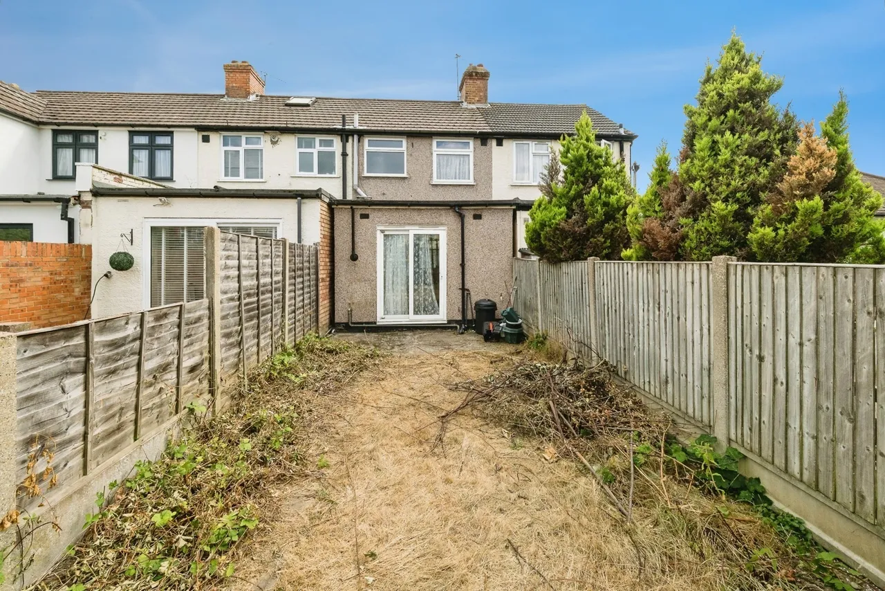 Mayswood Gardens, Dagenham, RM10, photo 16