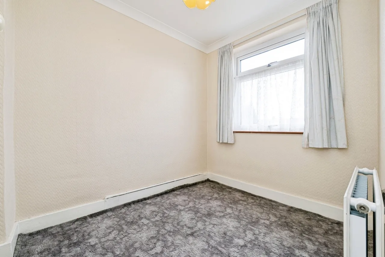 Mayswood Gardens, Dagenham, RM10, photo 13