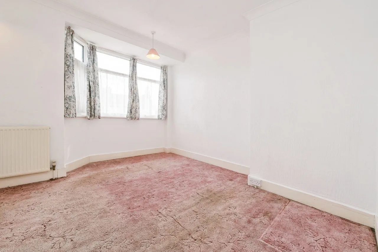 Mayswood Gardens, Dagenham, RM10, photo 14
