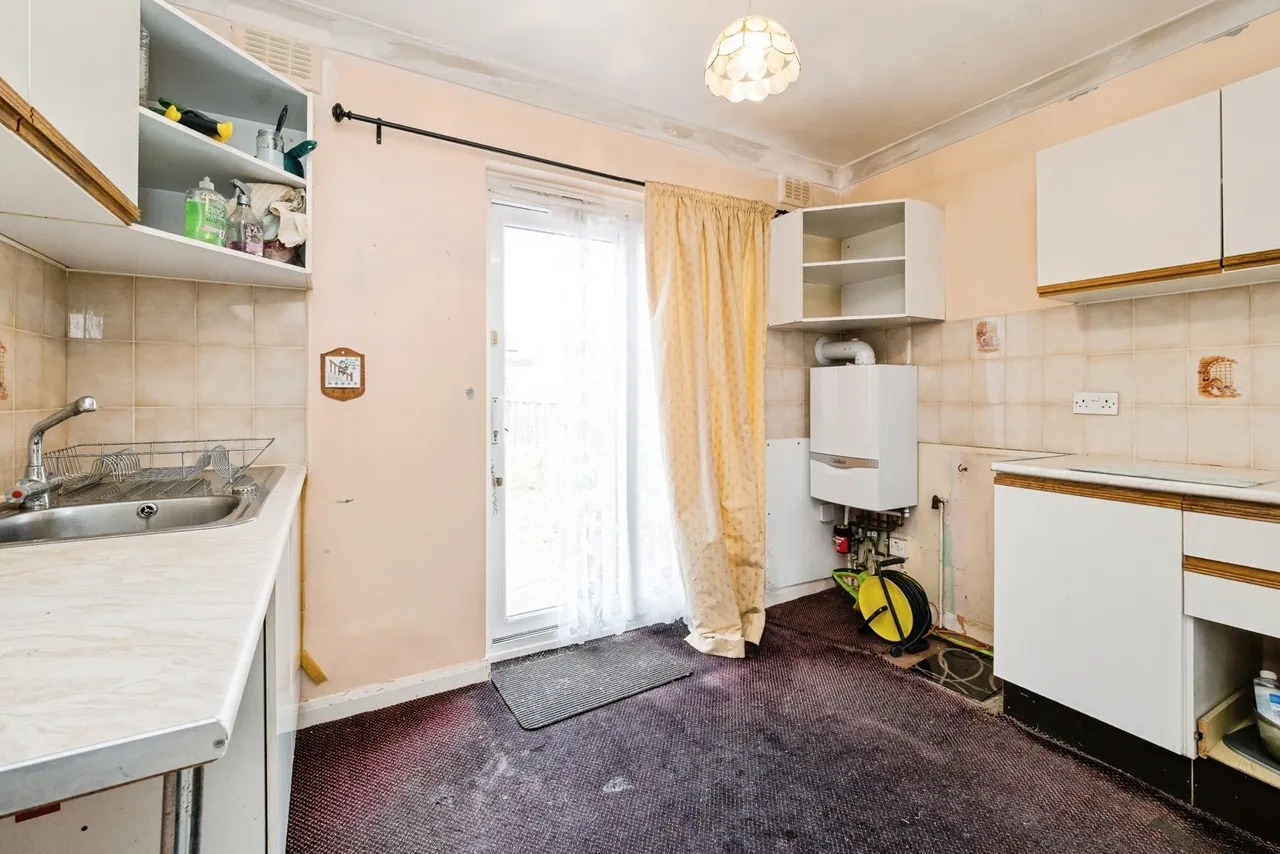Mayswood Gardens, Dagenham, RM10, photo 4