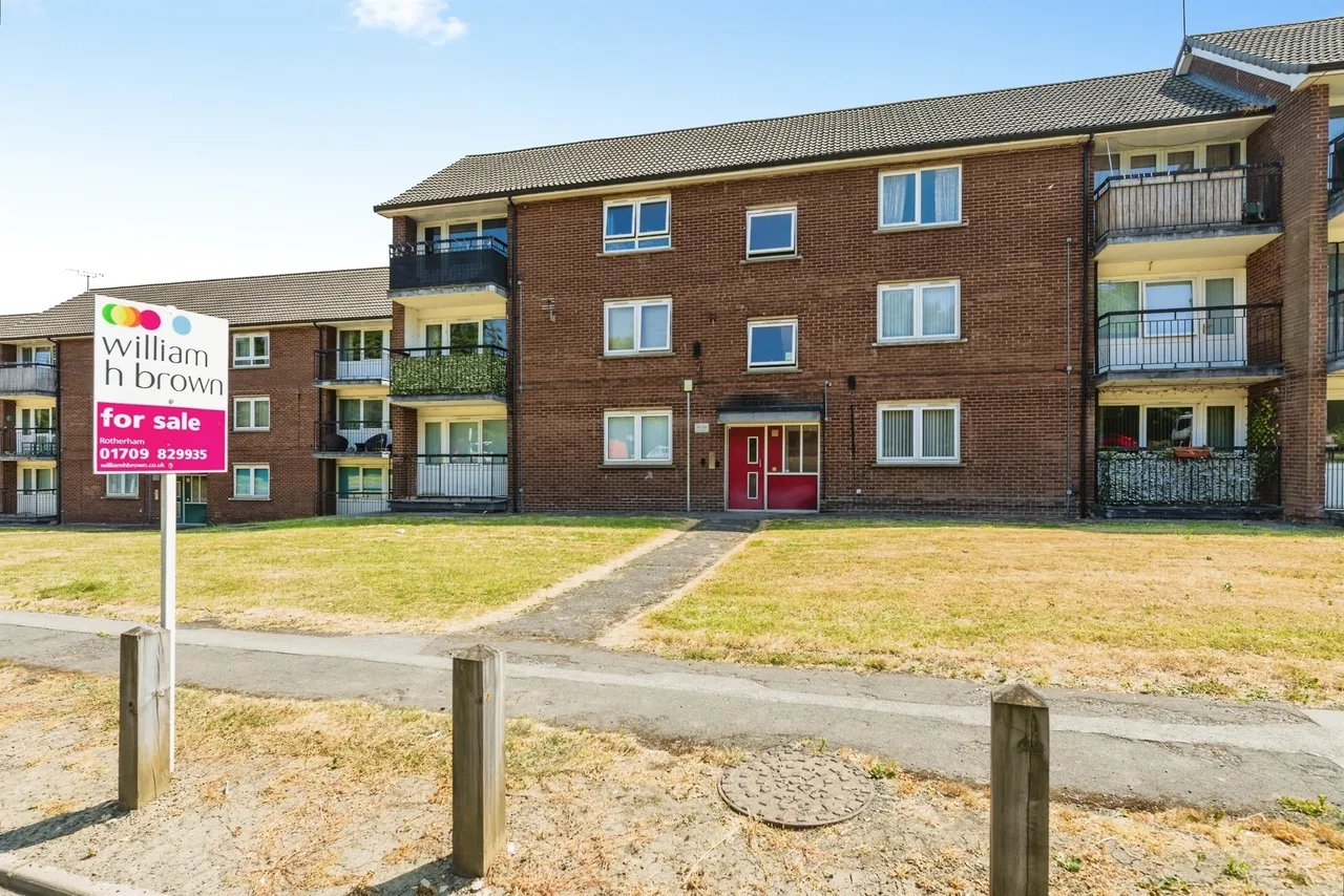 2 bed flat for sale — Town Lane, Rotherham